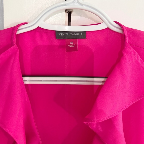 Vince Camuto Women’s Sleeveless Ruffle Front Blouse XS - Picture 6 of 10